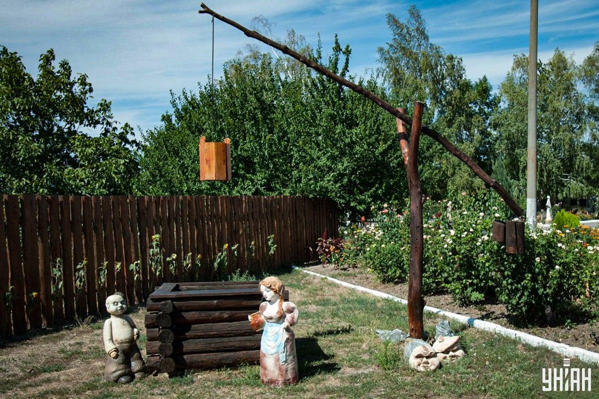 Cari kucing dalam ilusi optik secepat mungkin / kolaj unian